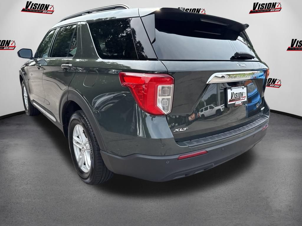 Used 2024 Ford Explorer XLT AWD/4WD image 7