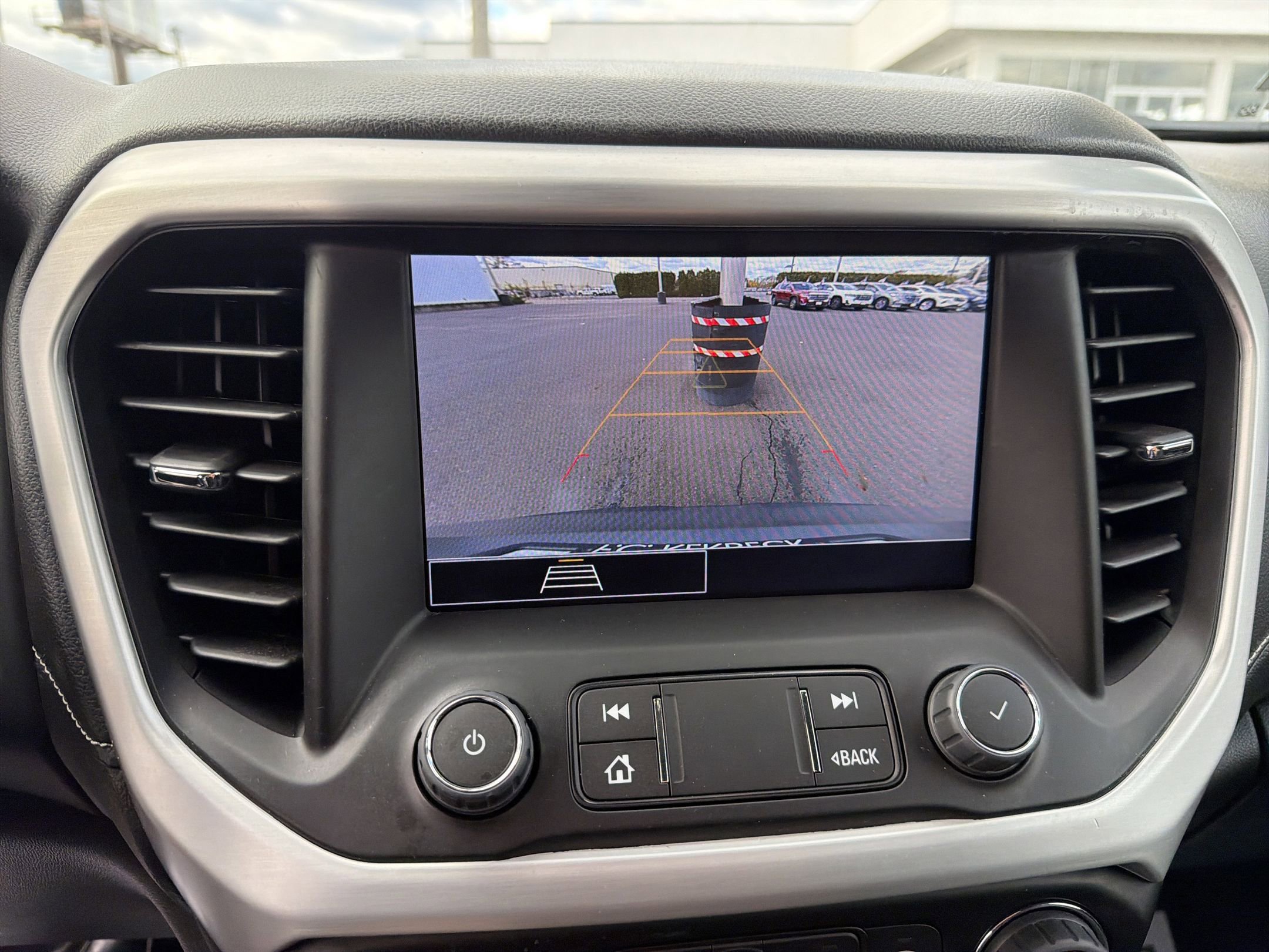 Certified 2023 GMC Acadia SLE image 17