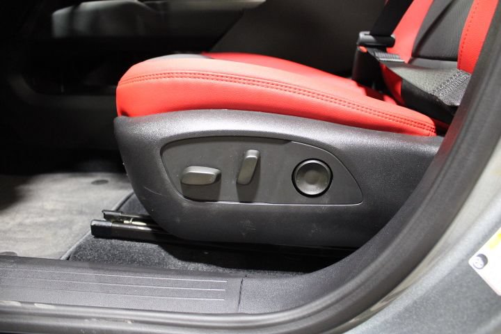 New 2026 Chevrolet Equinox EV RS w/ Convenience Package II FWD image 14