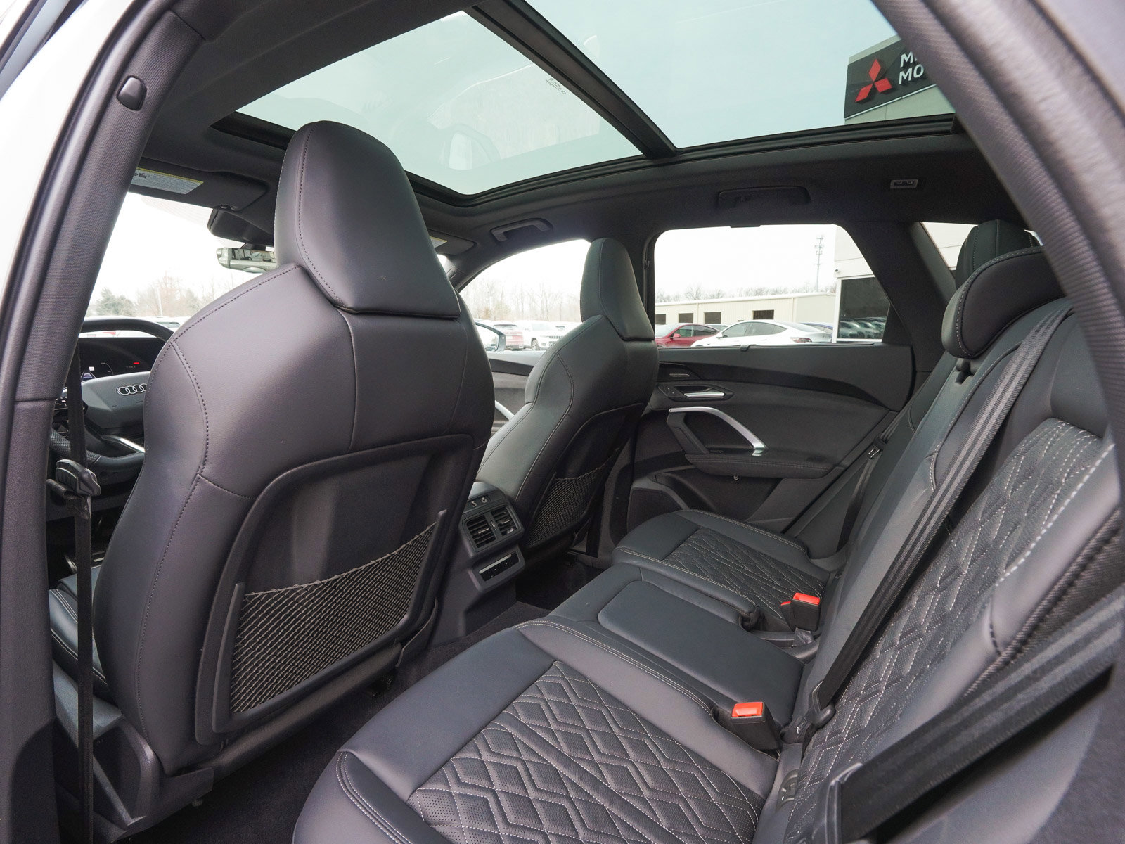 Used 2025 Audi SQ5 Premium Plus w/ Premium Plus Package image 33