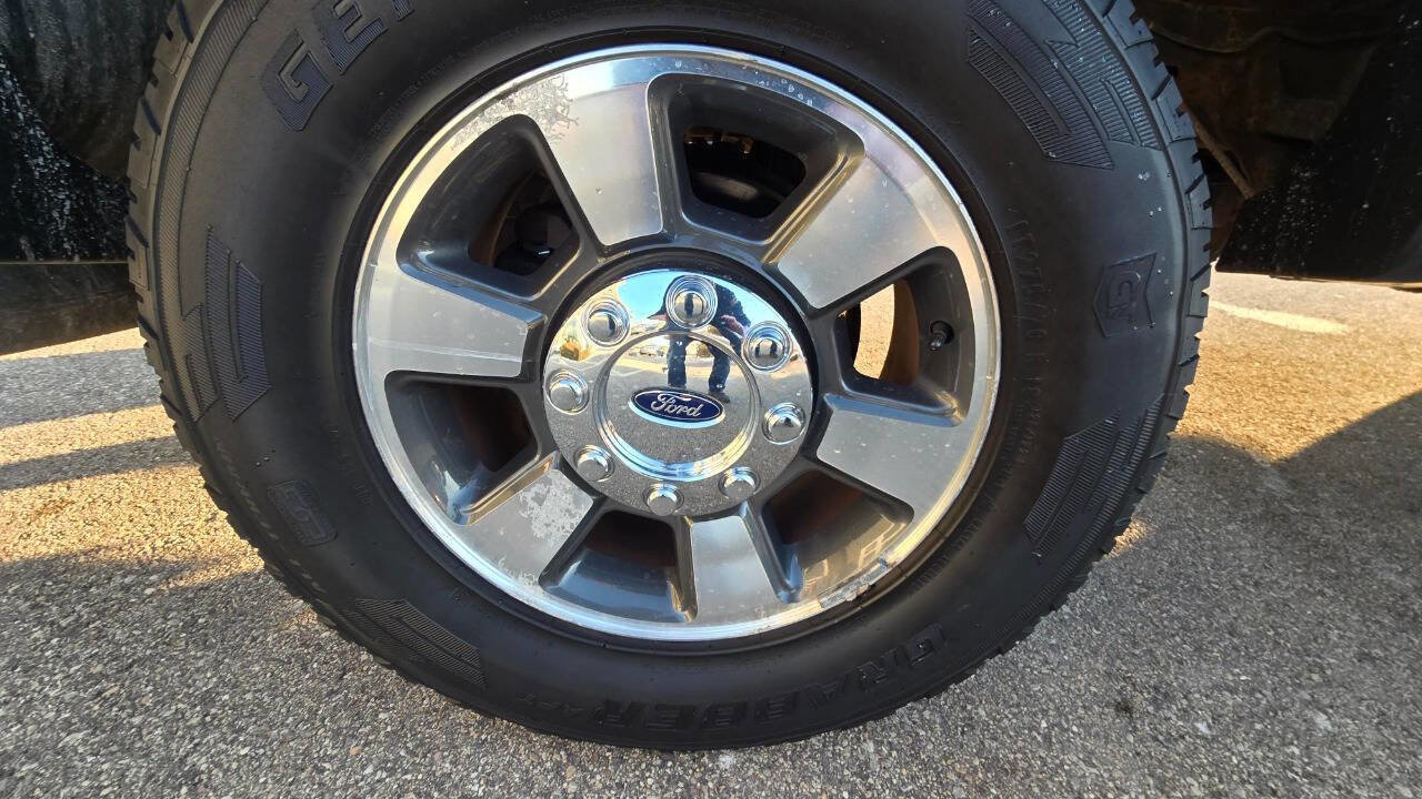 Used 2011 Ford F250 Lariat image 14