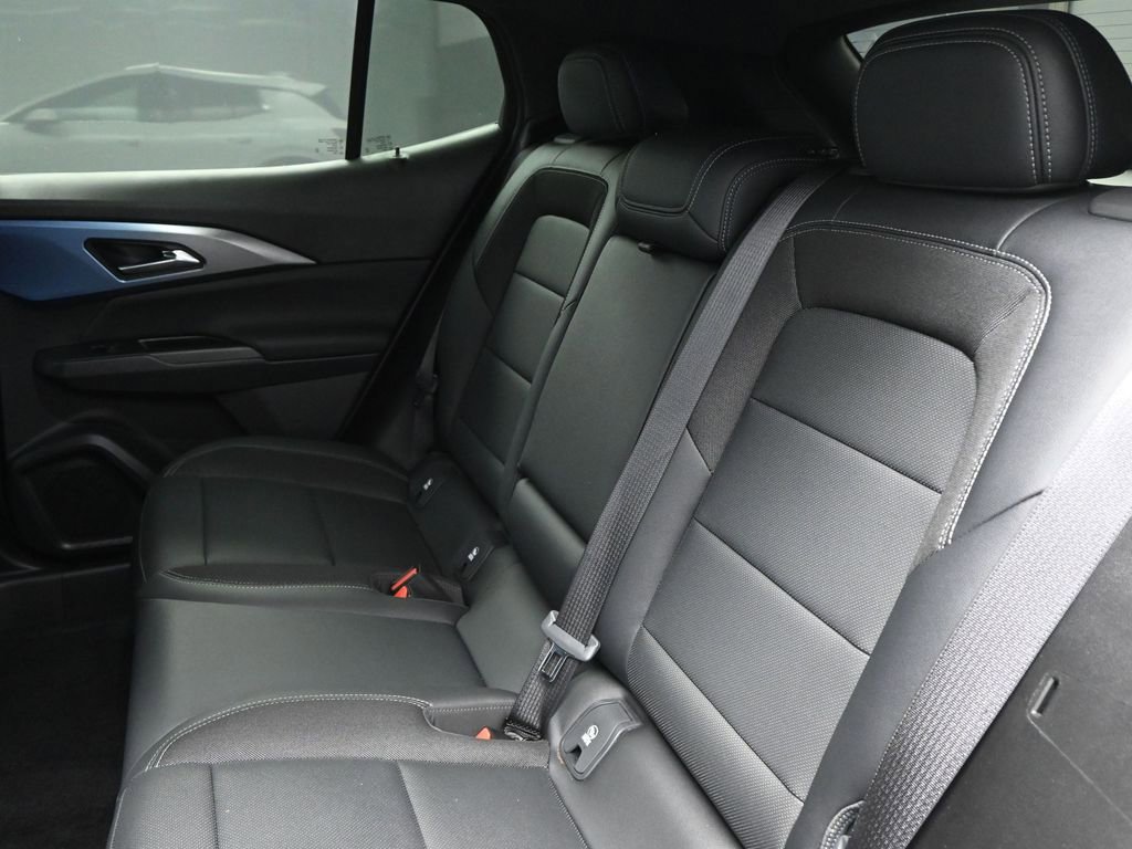 Used 2025 Chevrolet Equinox EV LT w/ Convenience Package image 21