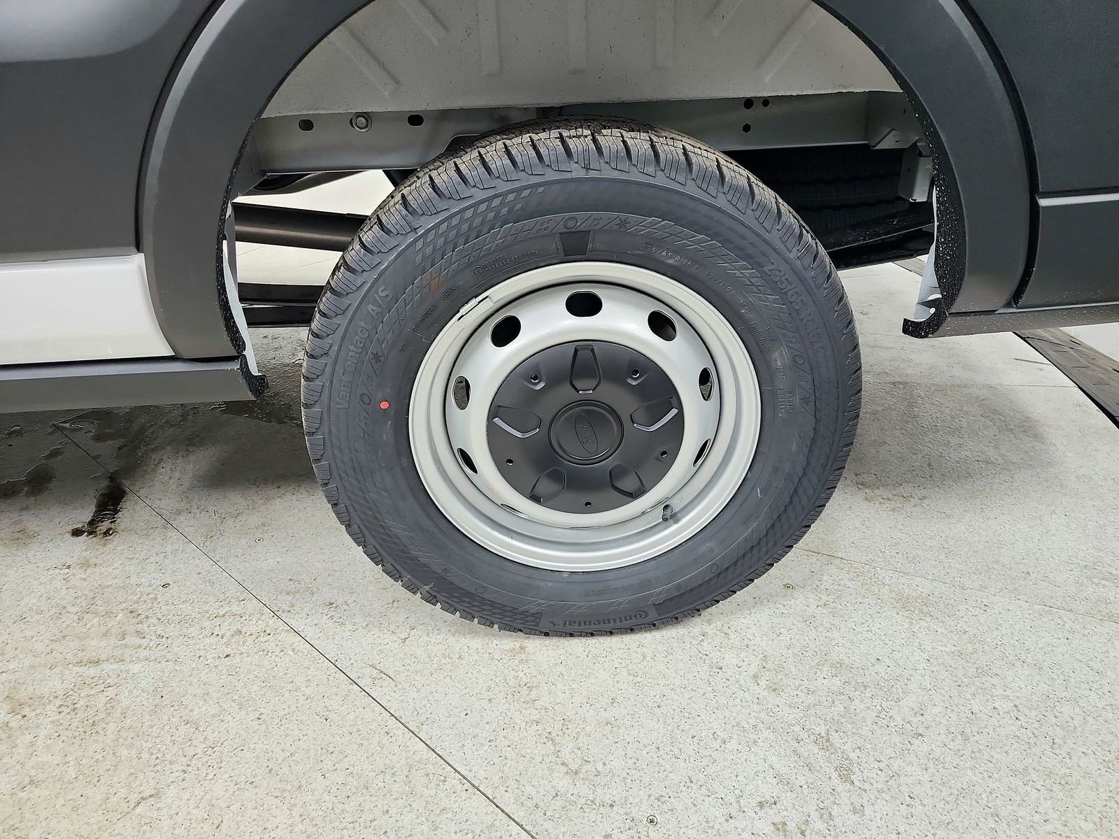 New 2026 Ford Transit 250 148 Medium Roof w/ Load Area Protection Package image 38