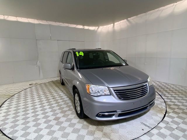 Used 2014 Chrysler Town & Country Touring w/ Driver Convenience Group image 1