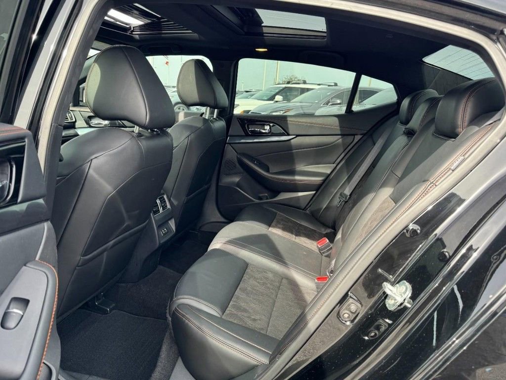 Used 2023 Nissan Maxima SR w/ Sport Mat Group image 10