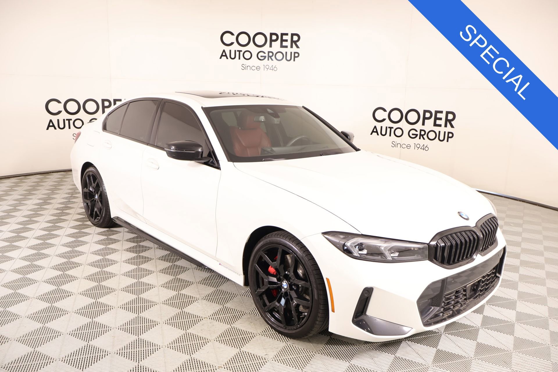 Used 2025 BMW 330i Sedan w/ M Sport Package image 1