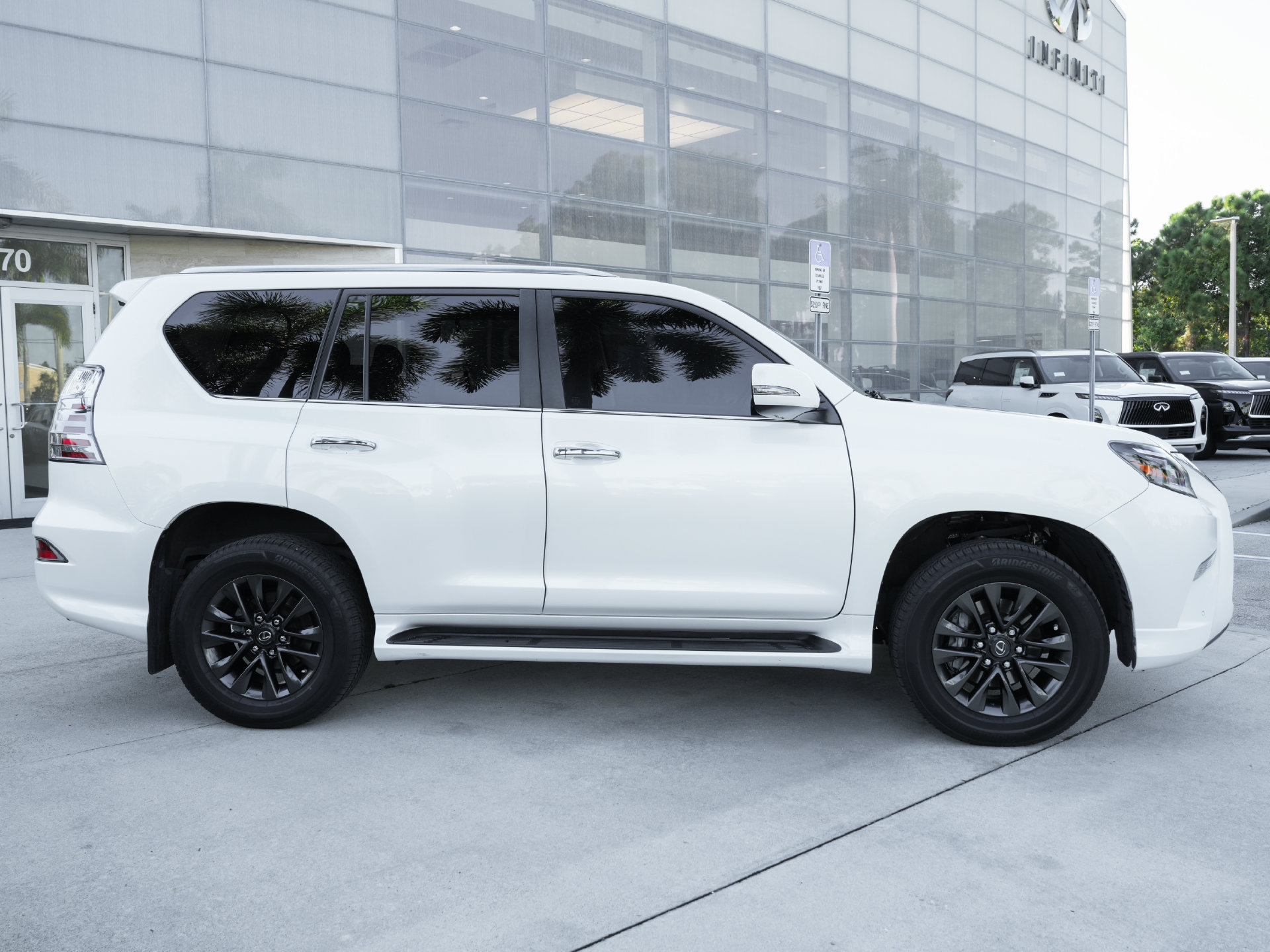 Used 2020 Lexus GX 460 Premium w/ Premium Package AWD/4WD image 27