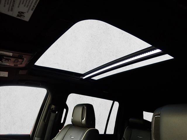 Used 2022 Cadillac Escalade ESV Premium Luxury image 16