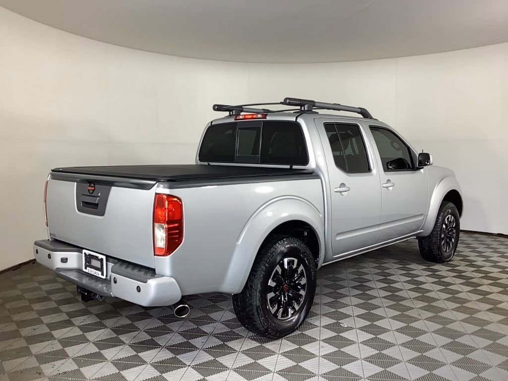 Used 2015 Nissan Frontier PRO-4X image 2