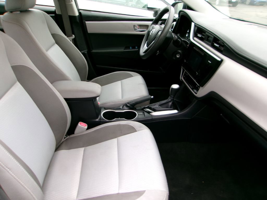 Used 2017 Toyota Corolla LE w/ Carpet Mat Package (TMS) image 16