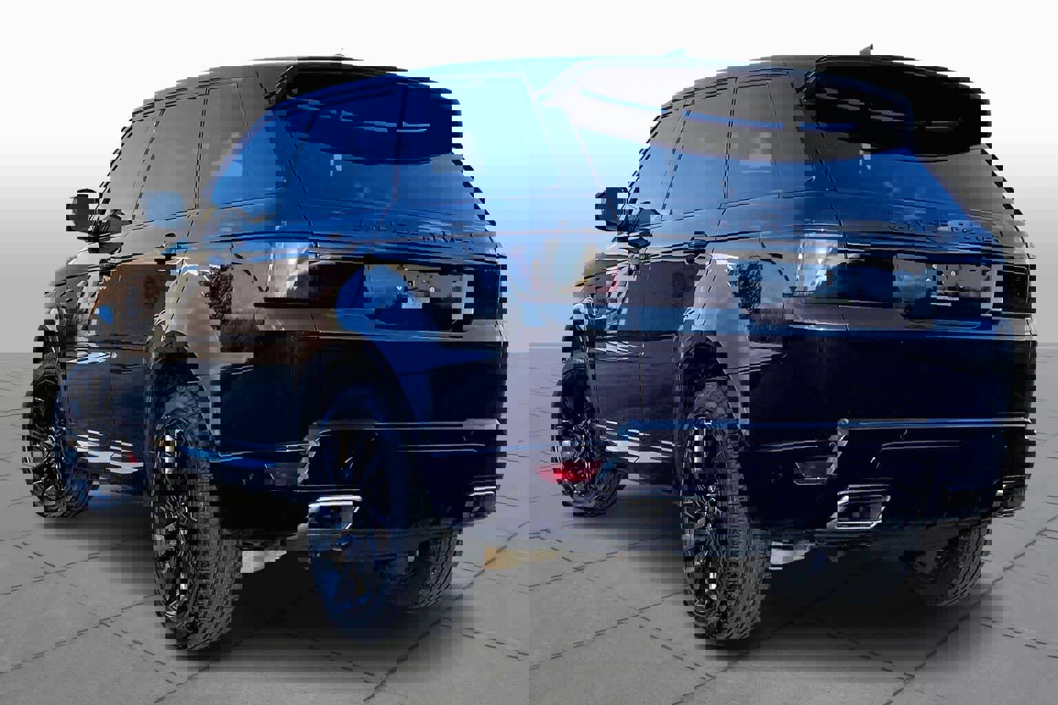 Used 2018 Land Rover Range Rover Sport HSE Dynamic image 11