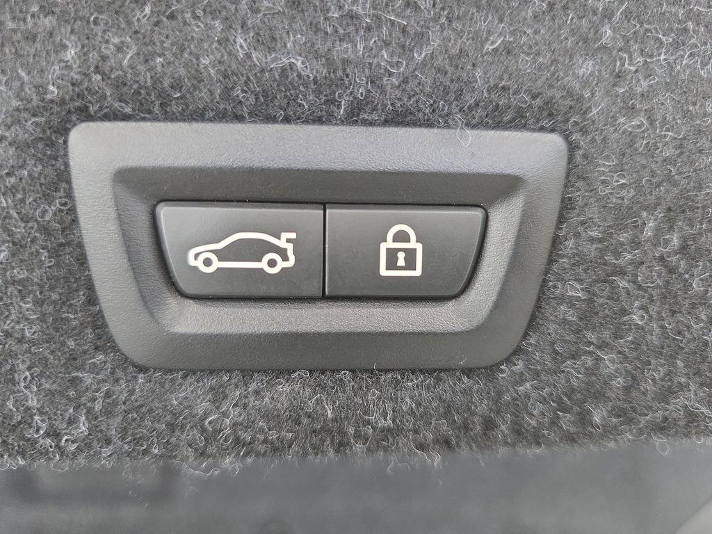 Used 2018 BMW 540i w/ Premium Package RWD image 23