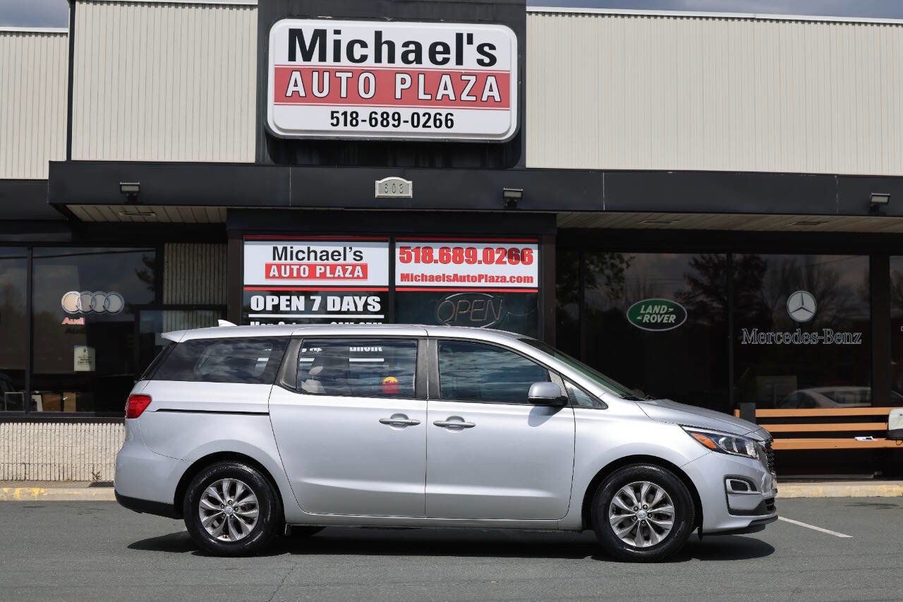 Used 2019 Kia Sedona L FWD image 2