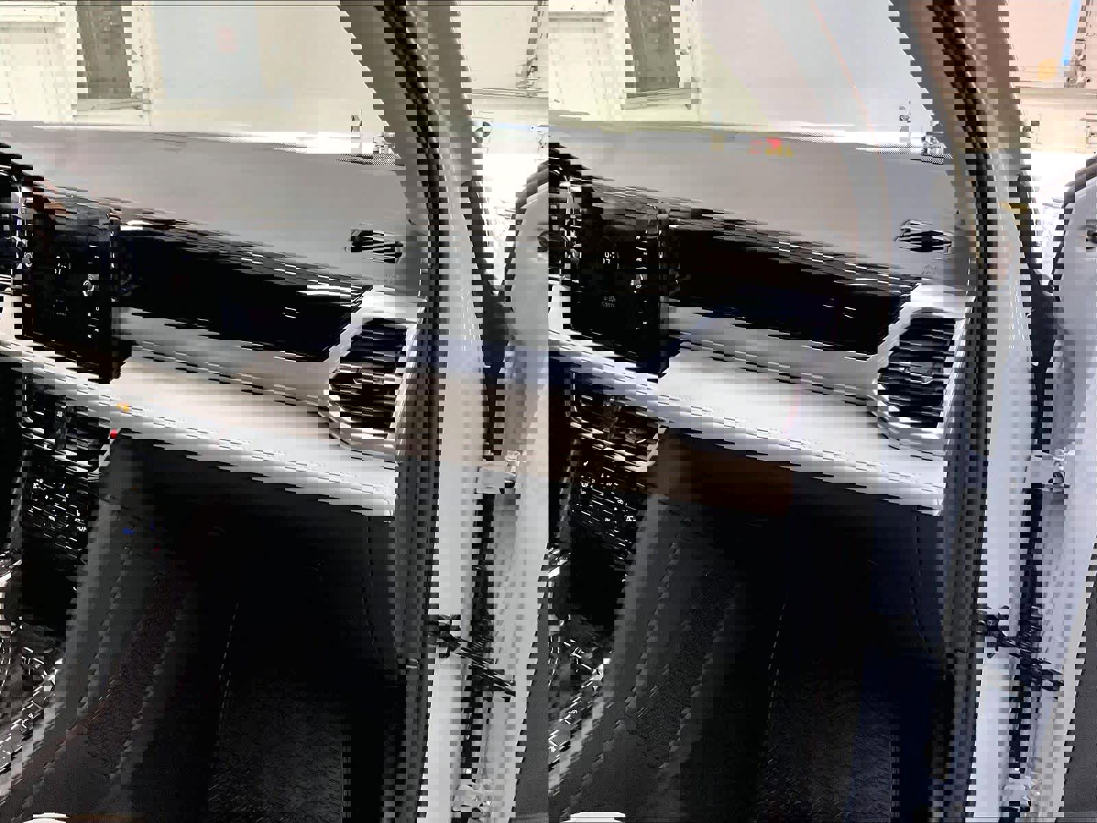 New 2026 Volkswagen Taos SE image 27