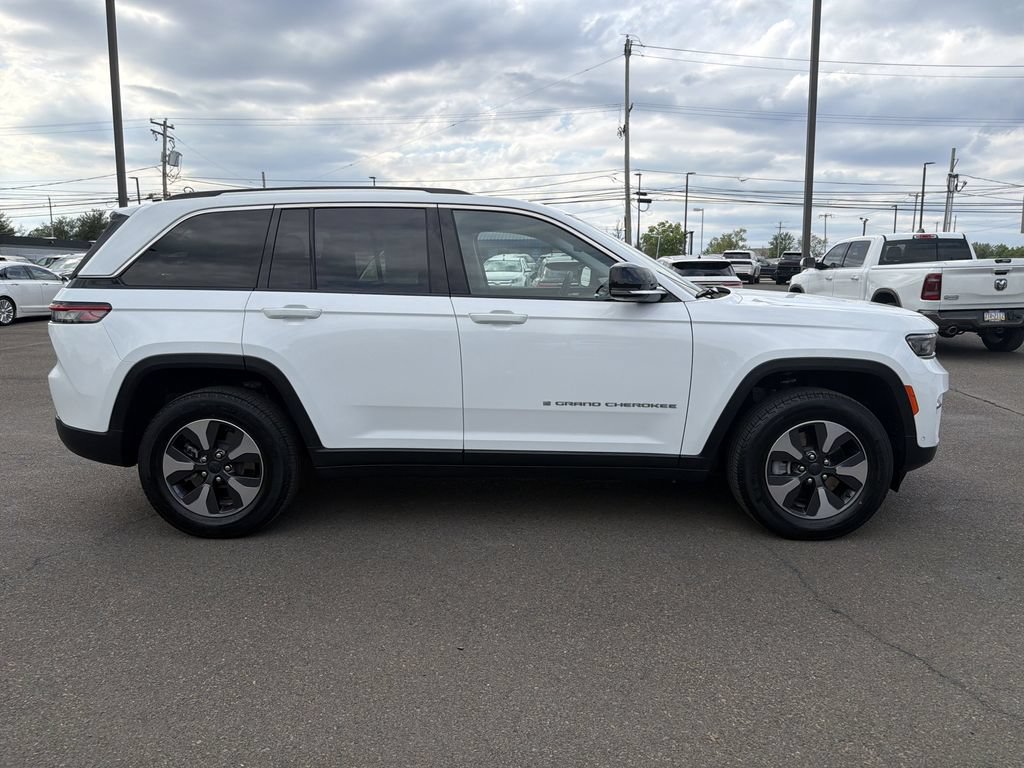 Used 2022 Jeep Grand Cherokee Limited 4xe w/ Luxury Tech Group II AWD/4WD image 6