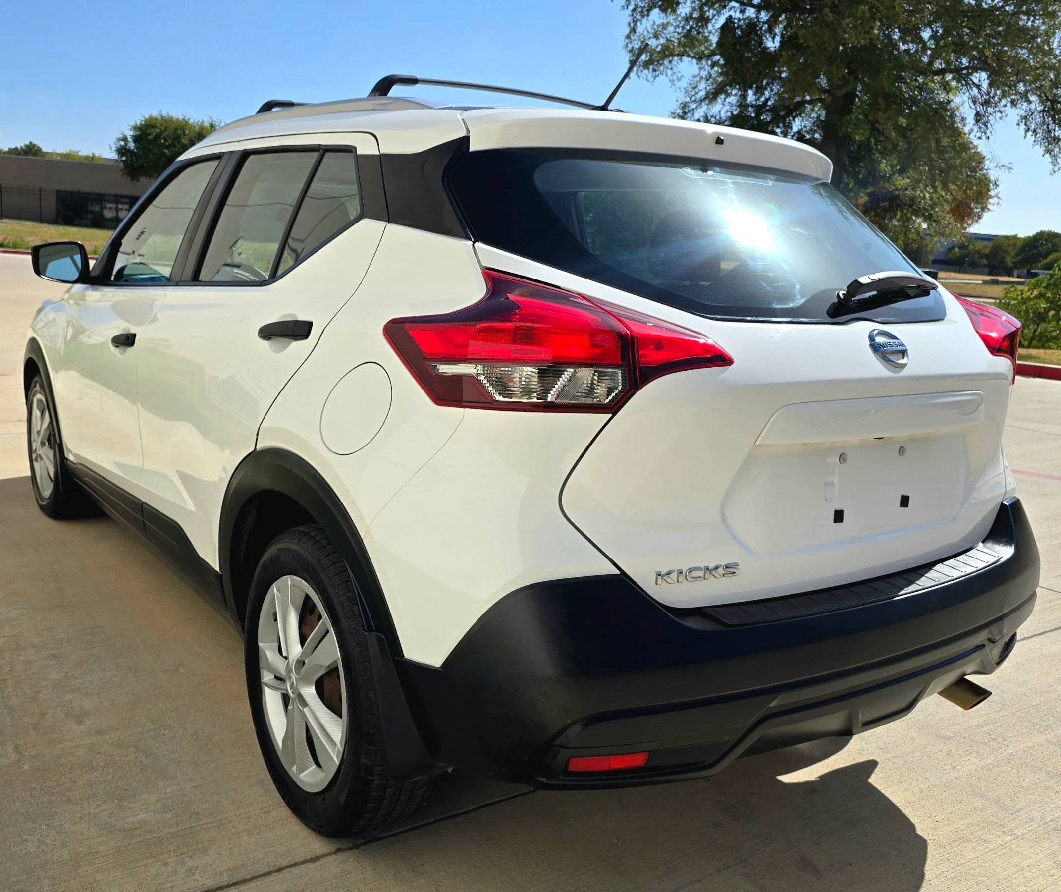 Used 2018 Nissan Kicks S w/ Exterior Package FWD image 6