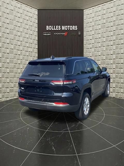 Certified 2023 Jeep Grand Cherokee Limited AWD/4WD image 5