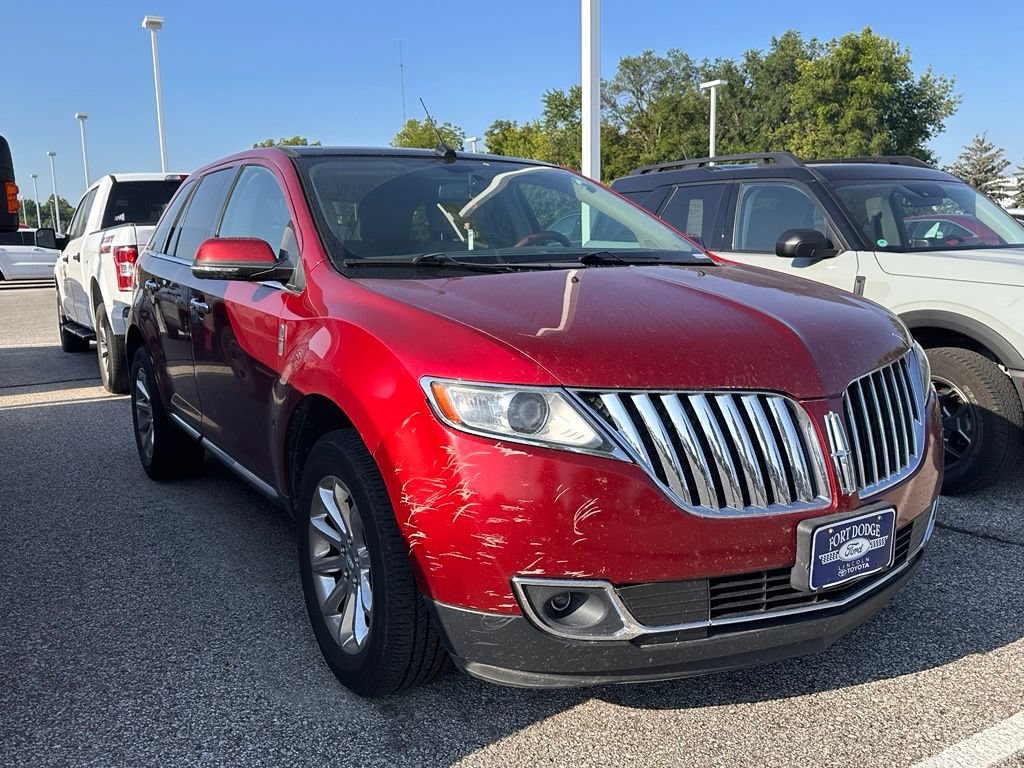 Used 2013 Lincoln MKX AWD image 3