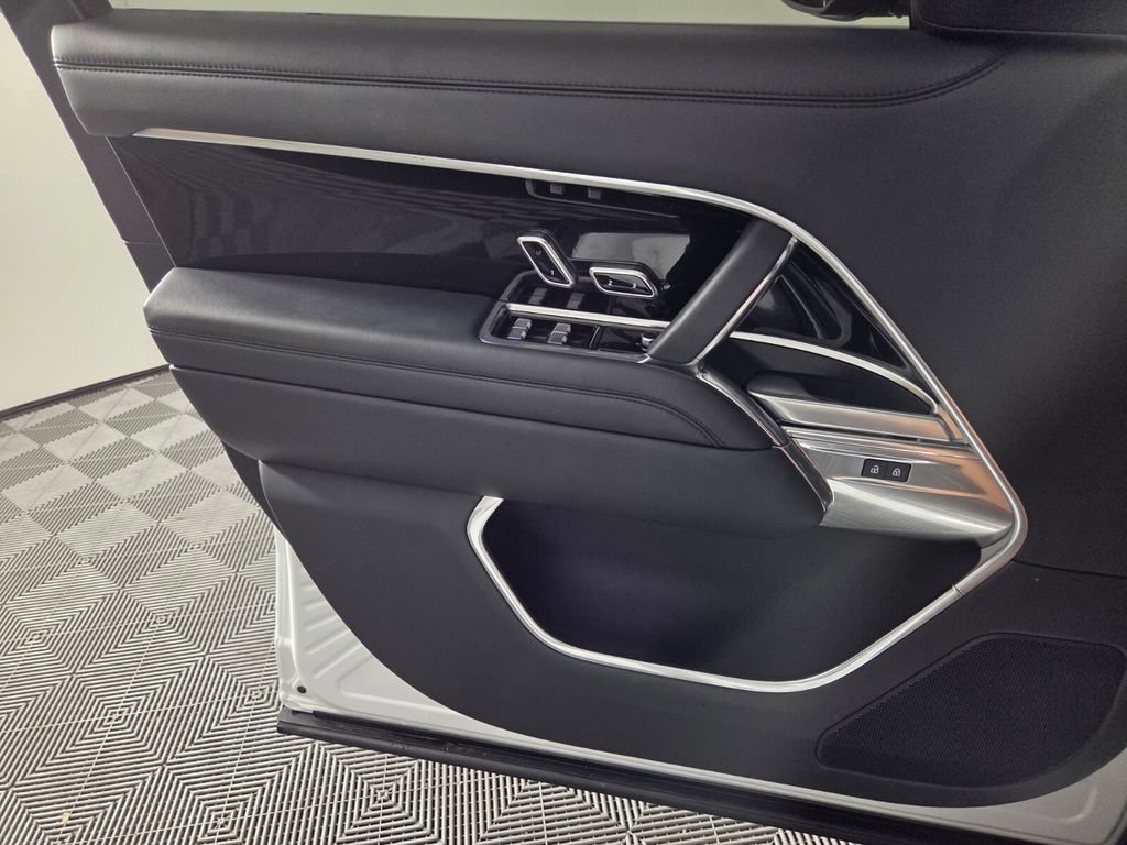 Used 2024 Land Rover Range Rover SE AWD/4WD image 19