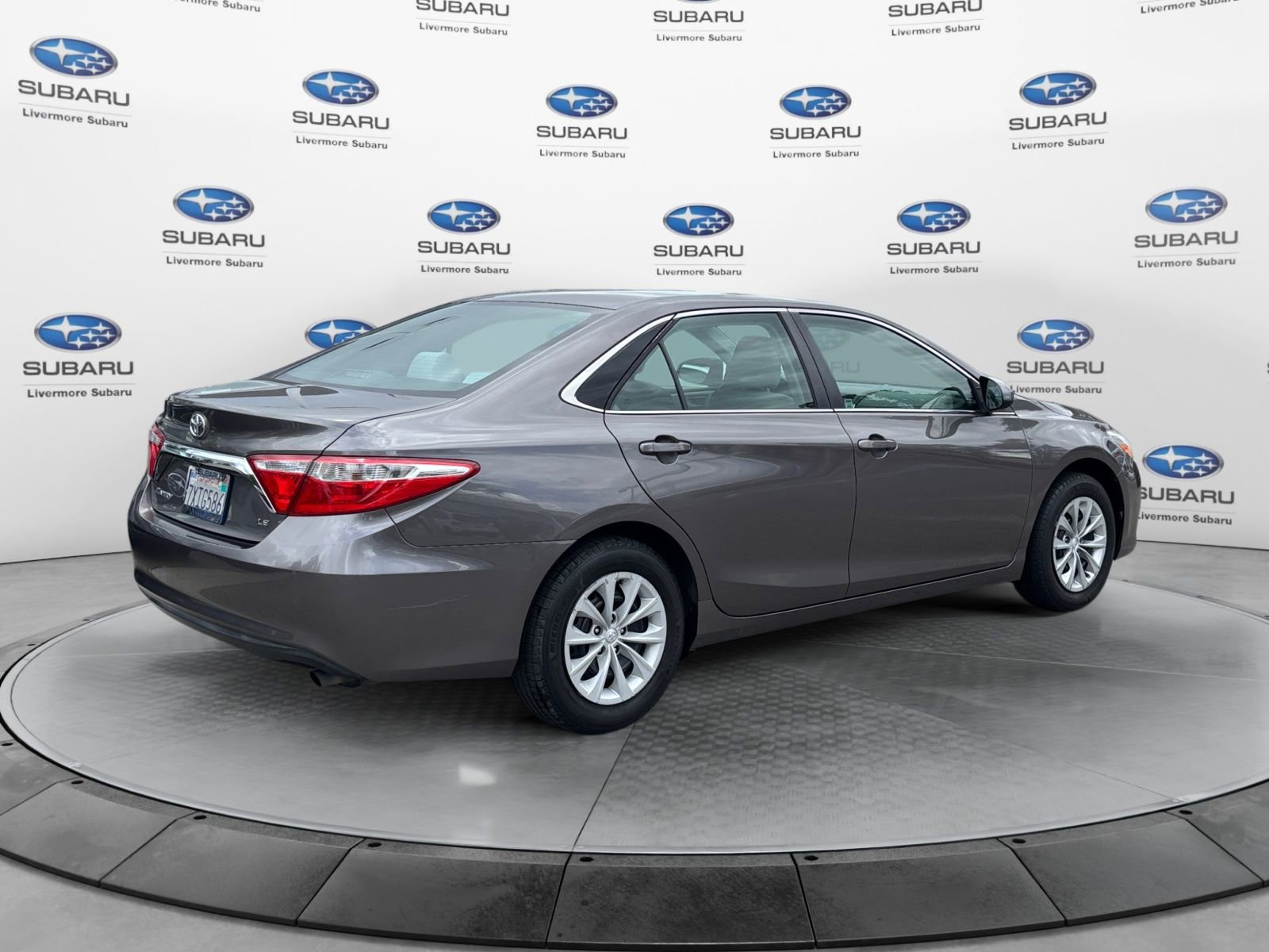 Used 2017 Toyota Camry LE FWD image 5