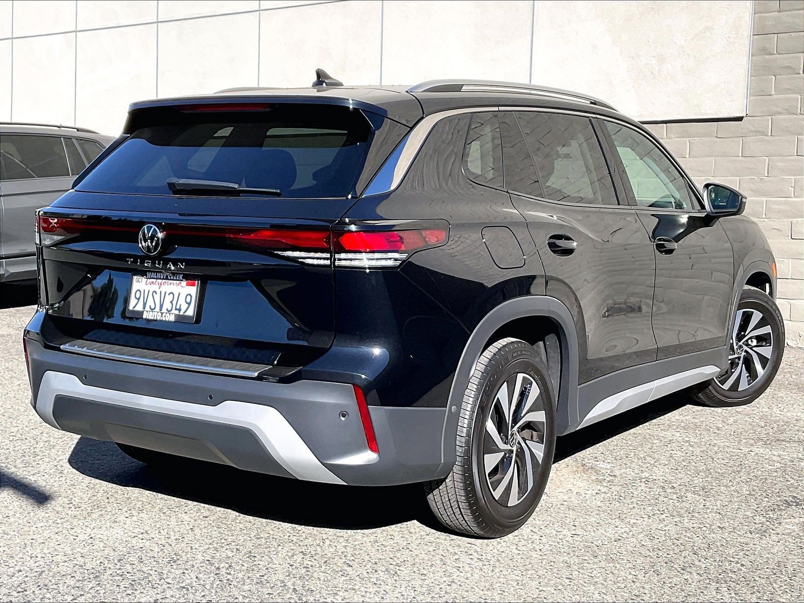 Certified 2025 Volkswagen Tiguan S FWD image 12