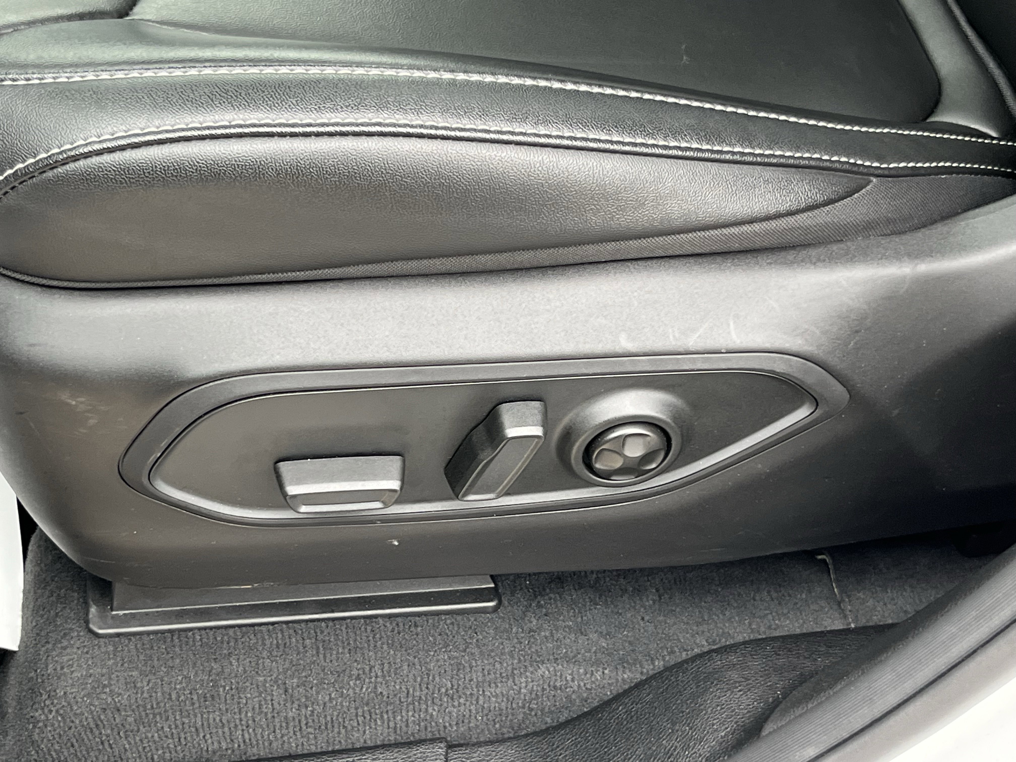 Used 2025 Jeep Grand Cherokee Limited image 13