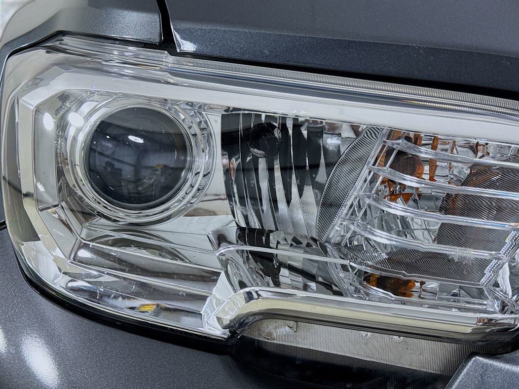 Used 2022 Toyota Tacoma SR5 RWD image 35