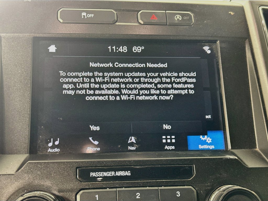 Used 2019 Ford F150 XLT w/ Equipment Group 302A Luxury AWD/4WD image 19