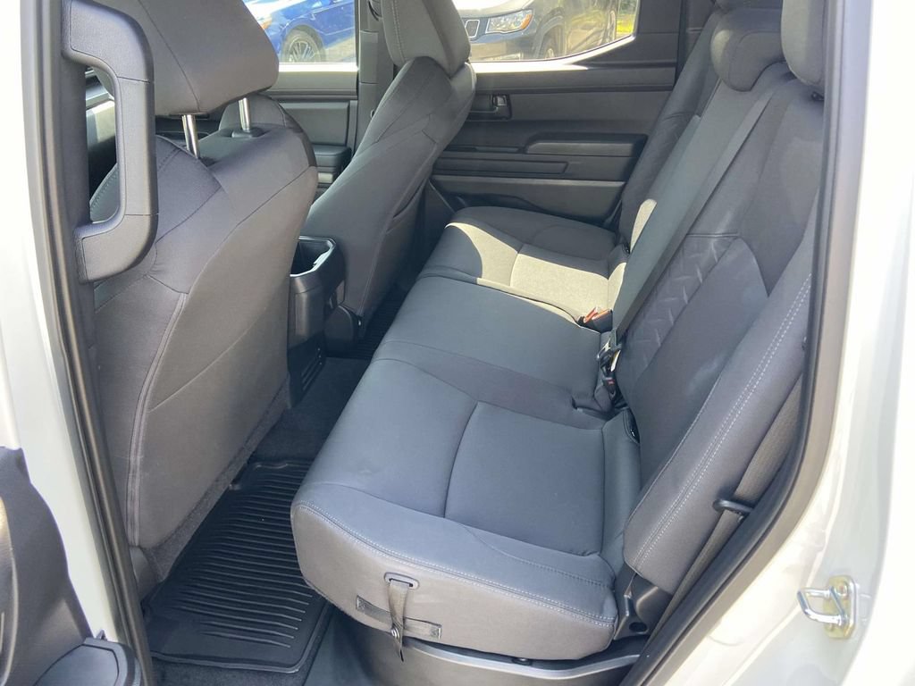 Used 2025 Toyota Tacoma SR5 AWD/4WD image 17