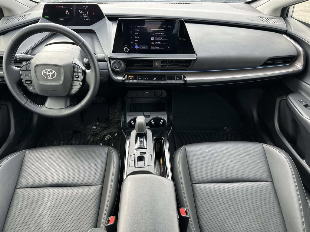 Used 2025 Toyota Prius XLE image 13