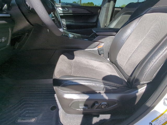 Used 2024 Jeep Grand Cherokee Altitude AWD/4WD image 10