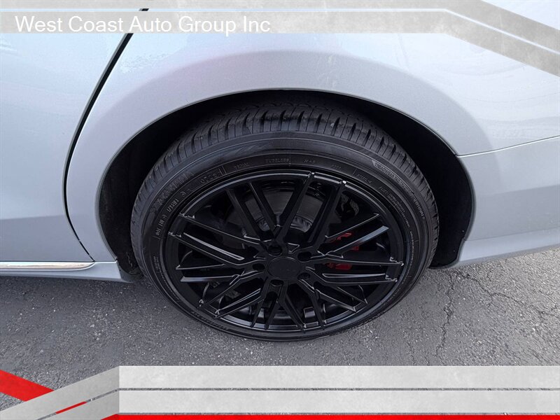 Used 2015 Mercedes-Benz C 300 Sedan w/ Premium 1 Package image 21