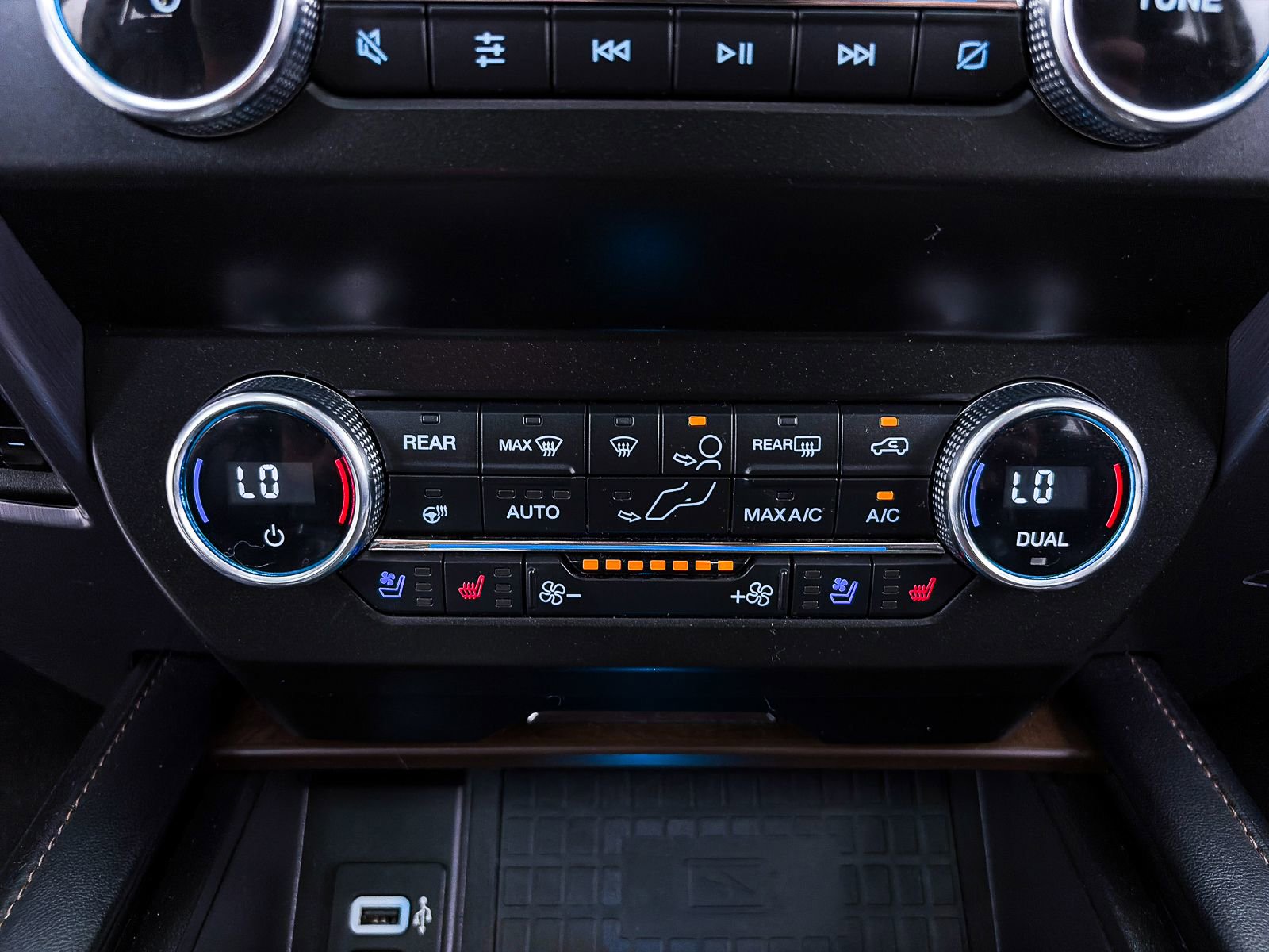 Used 2019 Ford Expedition Max Platinum AWD/4WD image 28