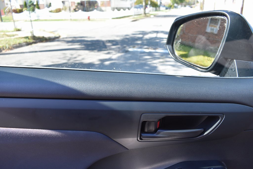 Used 2024 Toyota Highlander LE image 12