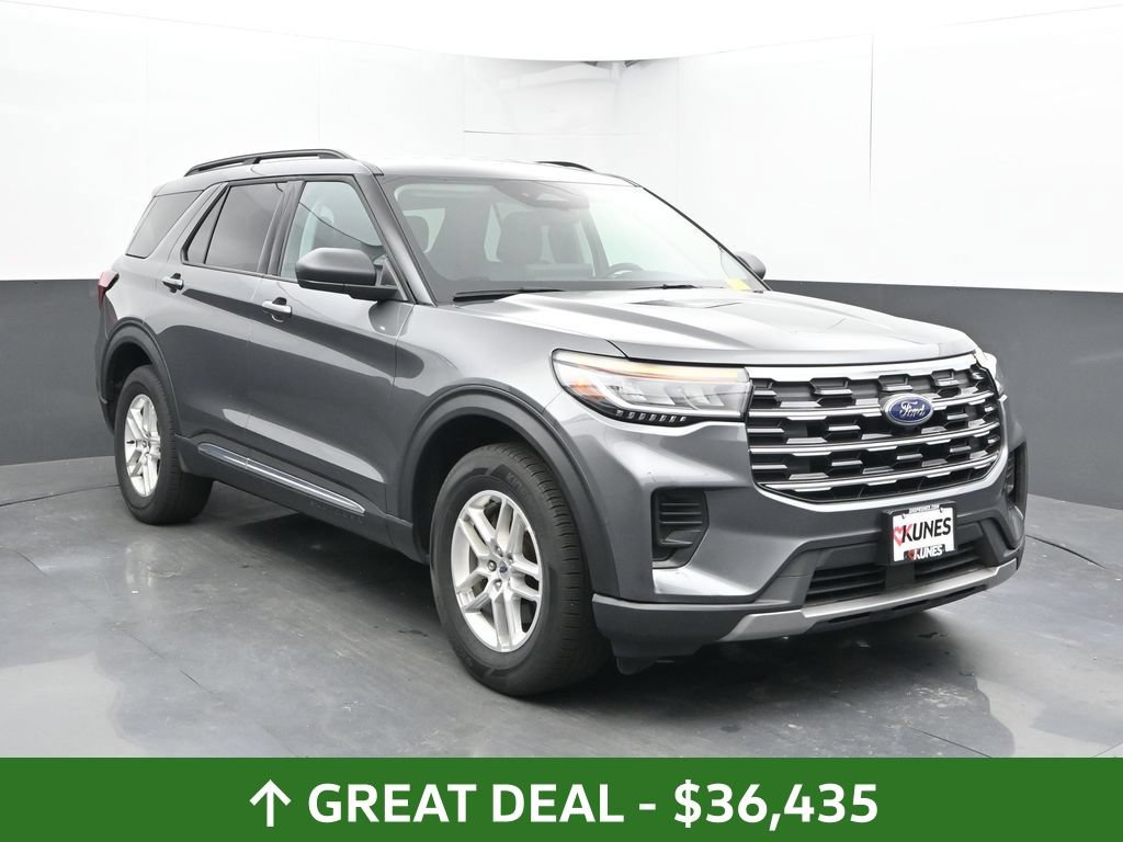 Used 2025 Ford Explorer Active AWD/4WD image 7