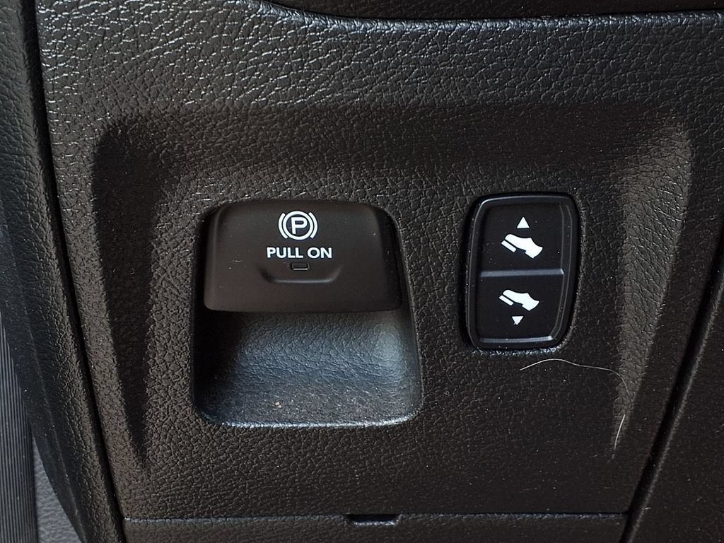 Used 2023 RAM 1500 Big Horn AWD/4WD image 9