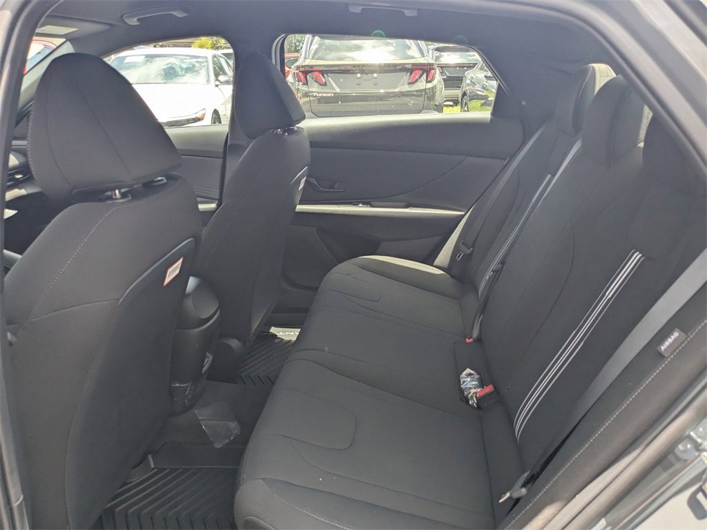 New 2025 Hyundai Elantra SEL image 13