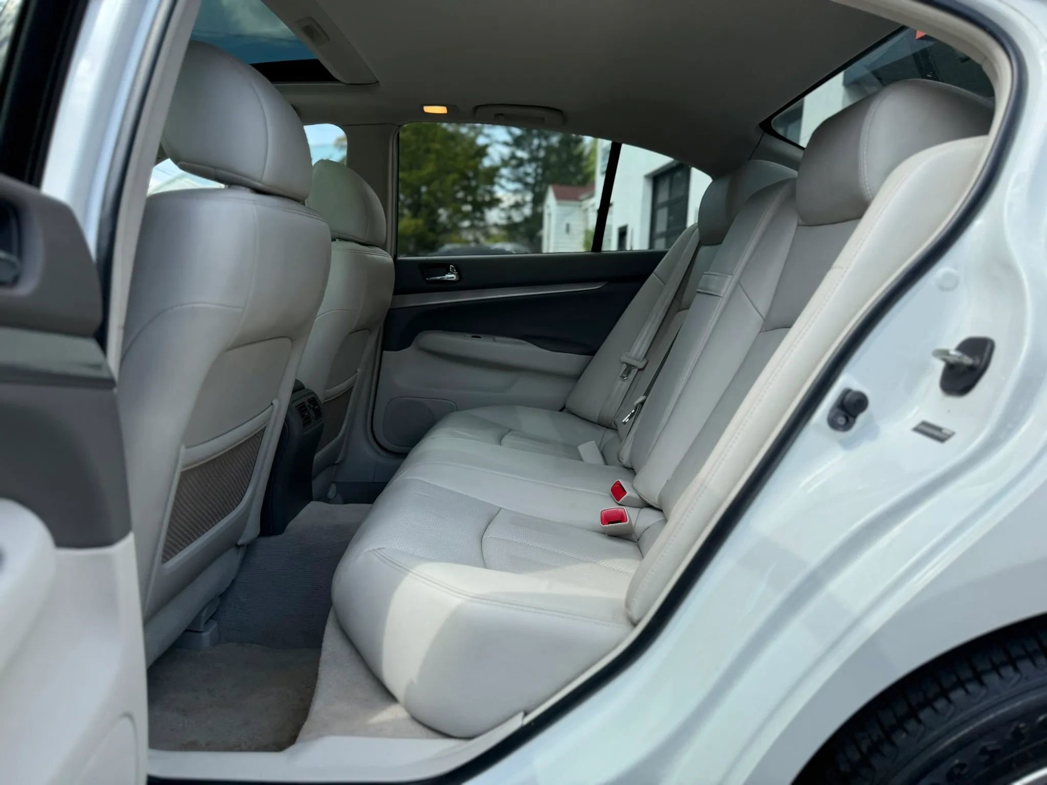 Used 2015 INFINITI Q40 AWD w/ Navigation Package image 28