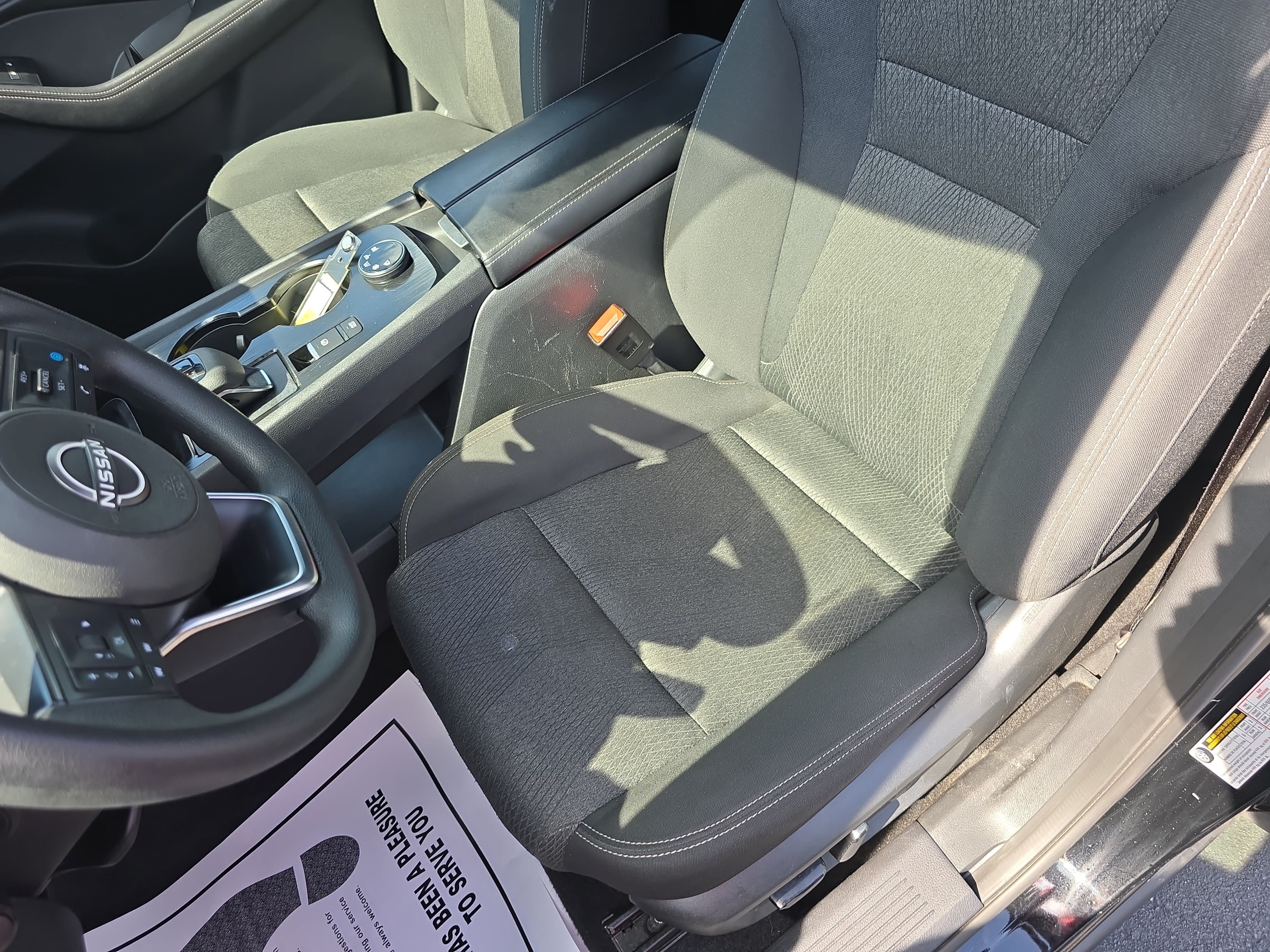Used 2024 Nissan Rogue SV AWD/4WD image 15