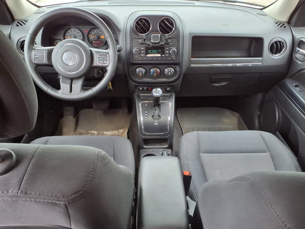 Used 2014 Jeep Patriot Latitude w/ Sun/Sound Group AWD/4WD image 10