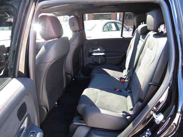 Used 2024 Mercedes-Benz EQB 300 4MATIC image 19