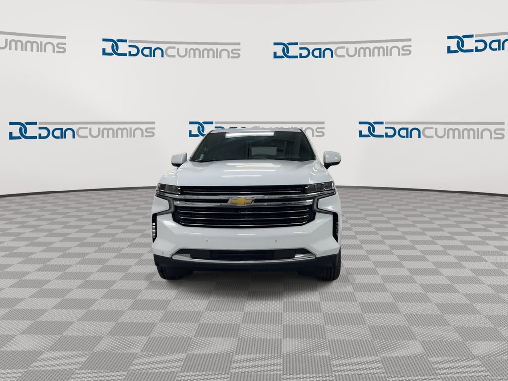 Used 2024 Chevrolet Suburban LT image 3