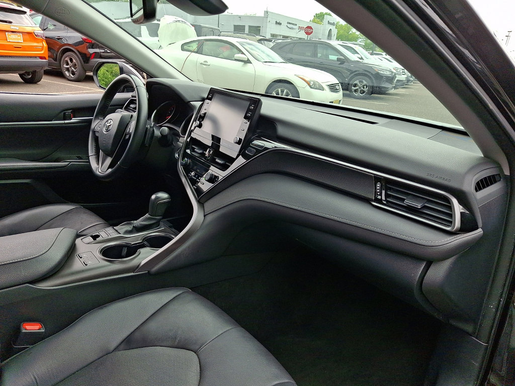 Used 2024 Toyota Camry XSE FWD image 11