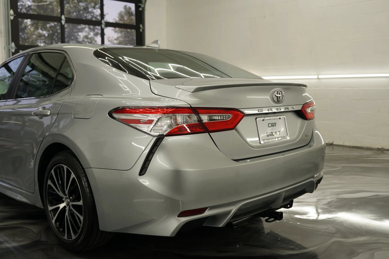 Used 2020 Toyota Camry SE FWD image 11