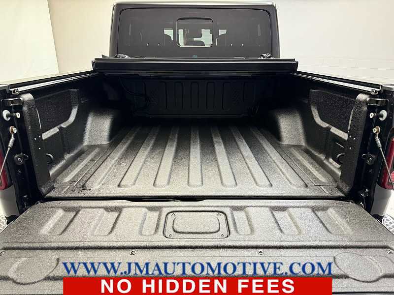 Used 2021 Jeep Gladiator Overland image 11