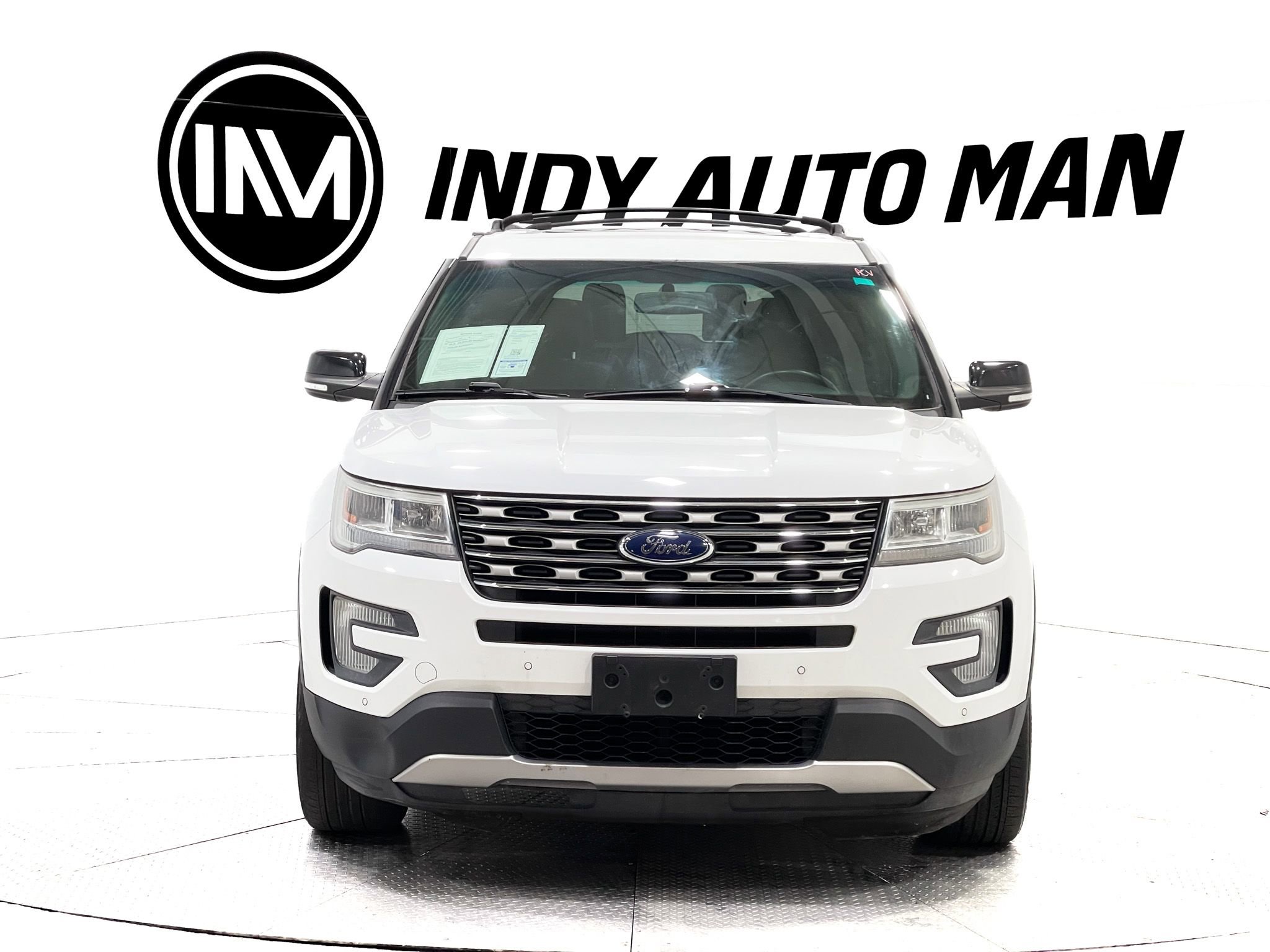 Used 2017 Ford Explorer XLT w/ Equipment Group 202A image 9