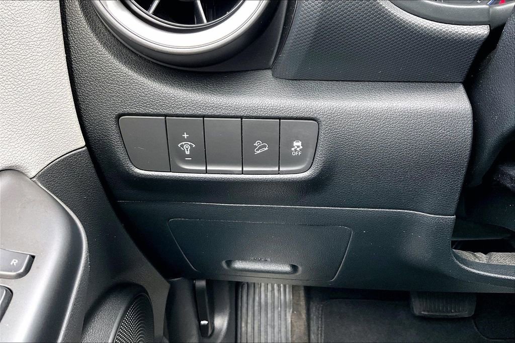 Used 2023 Hyundai Kona SEL AWD/4WD image 15