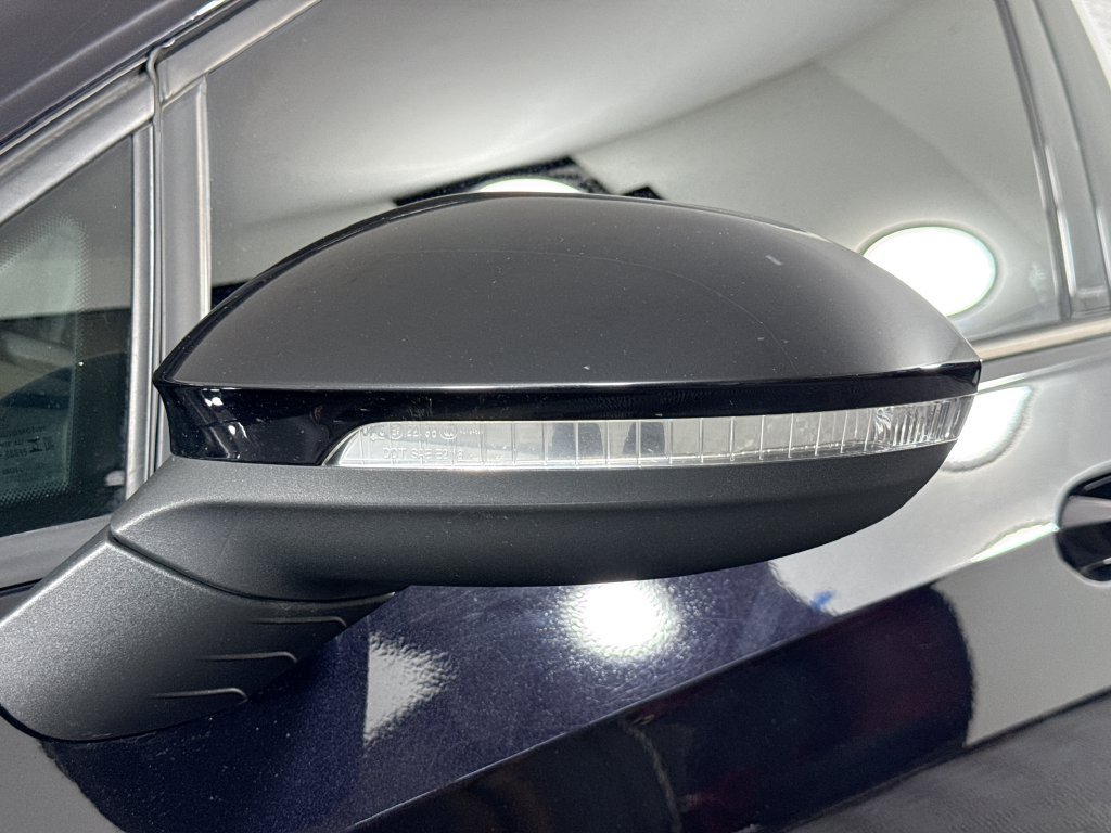 Used 2024 Volkswagen GTI SE FWD image 20