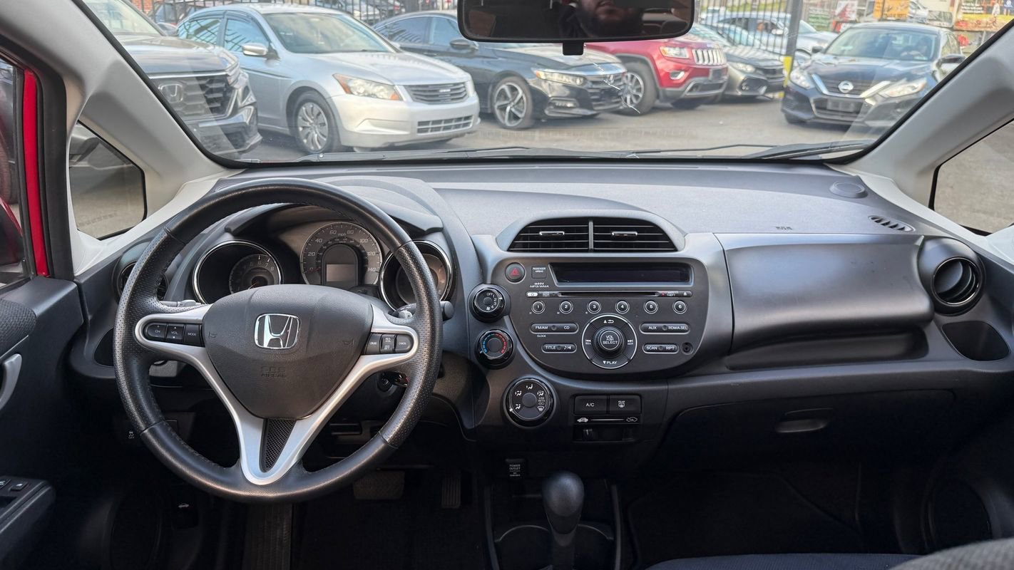 Used 2013 Honda Fit Sport image 9