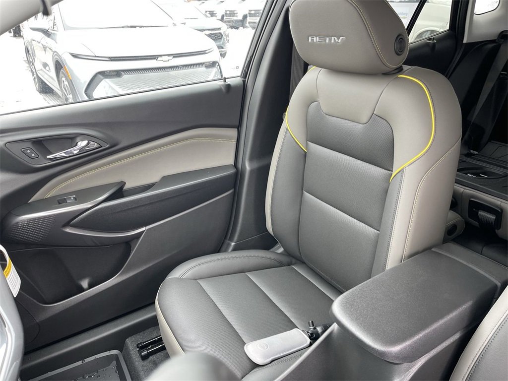 New 2026 Chevrolet Trax ACTIV w/ Sunroof Package image 24